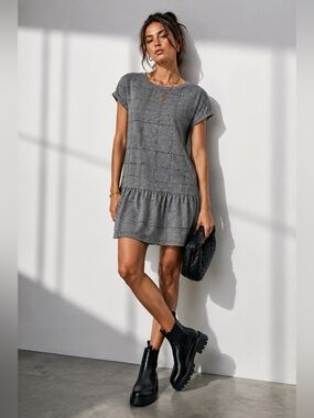 Reitmans Grey Abstract Plaid Drop-Waist Dress – Size M
